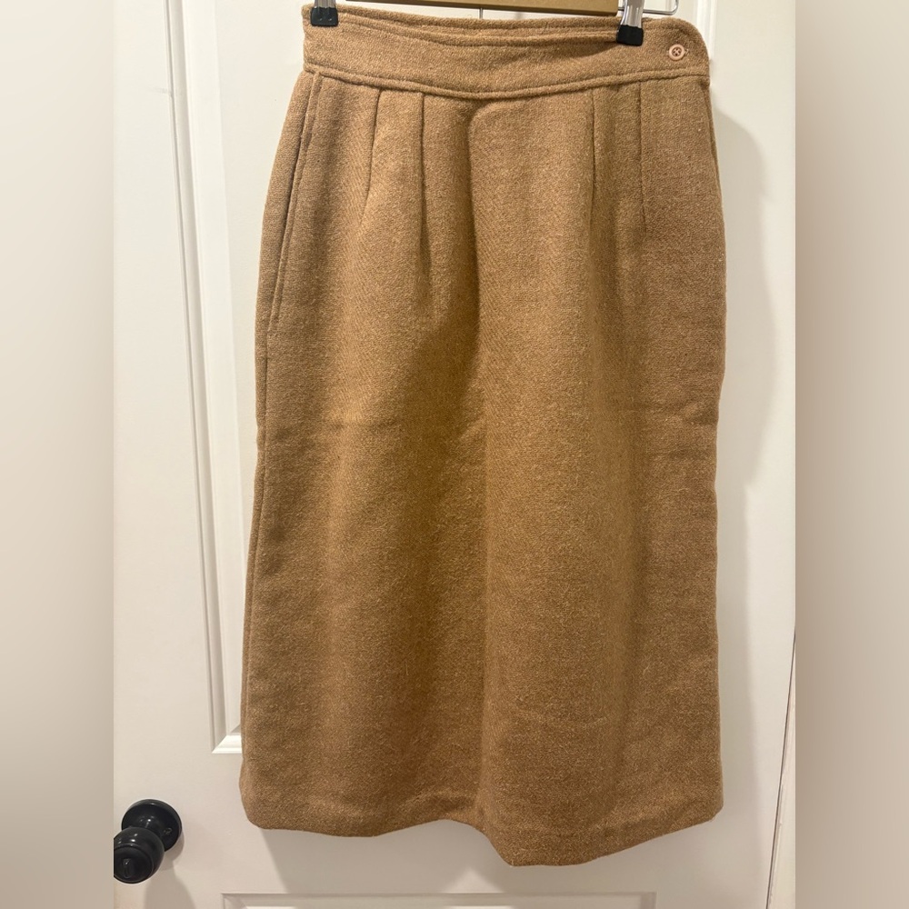 Elegant Tan Women's Skirt